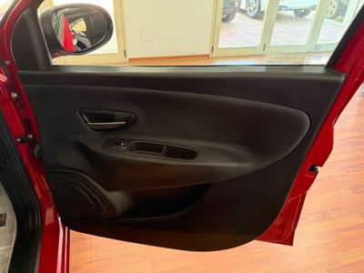 Lancia Ypsilon 1.2 69 CV 5 porte Gold (16)