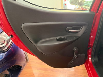 Lancia Ypsilon 1.2 69 CV 5 porte Gold (17)