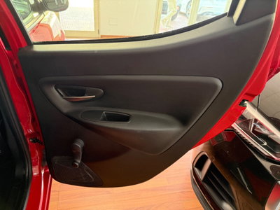 Lancia Ypsilon 1.2 69 CV 5 porte Gold (18)