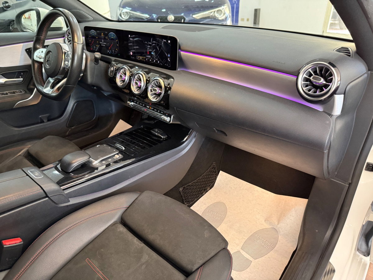 Mercedes-Benz Classe A 200 Automatic Premium (19)