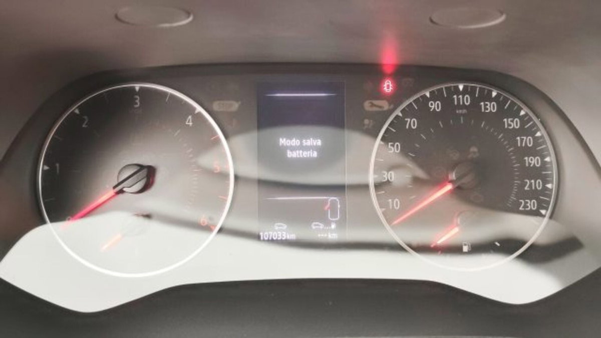 Renault Captur Blue dCi 115 CV EDC Intens (10)