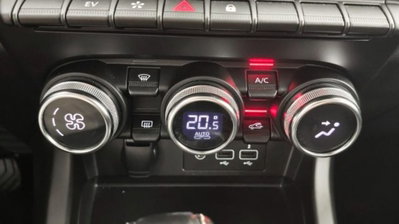 Renault Arkana Hybrid E-Tech 145 CV Techno (11)
