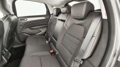 Renault Arkana Hybrid E-Tech 145 CV Techno (14)