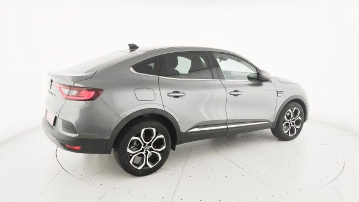 Renault Arkana Hybrid E-Tech 145 CV Techno (18)