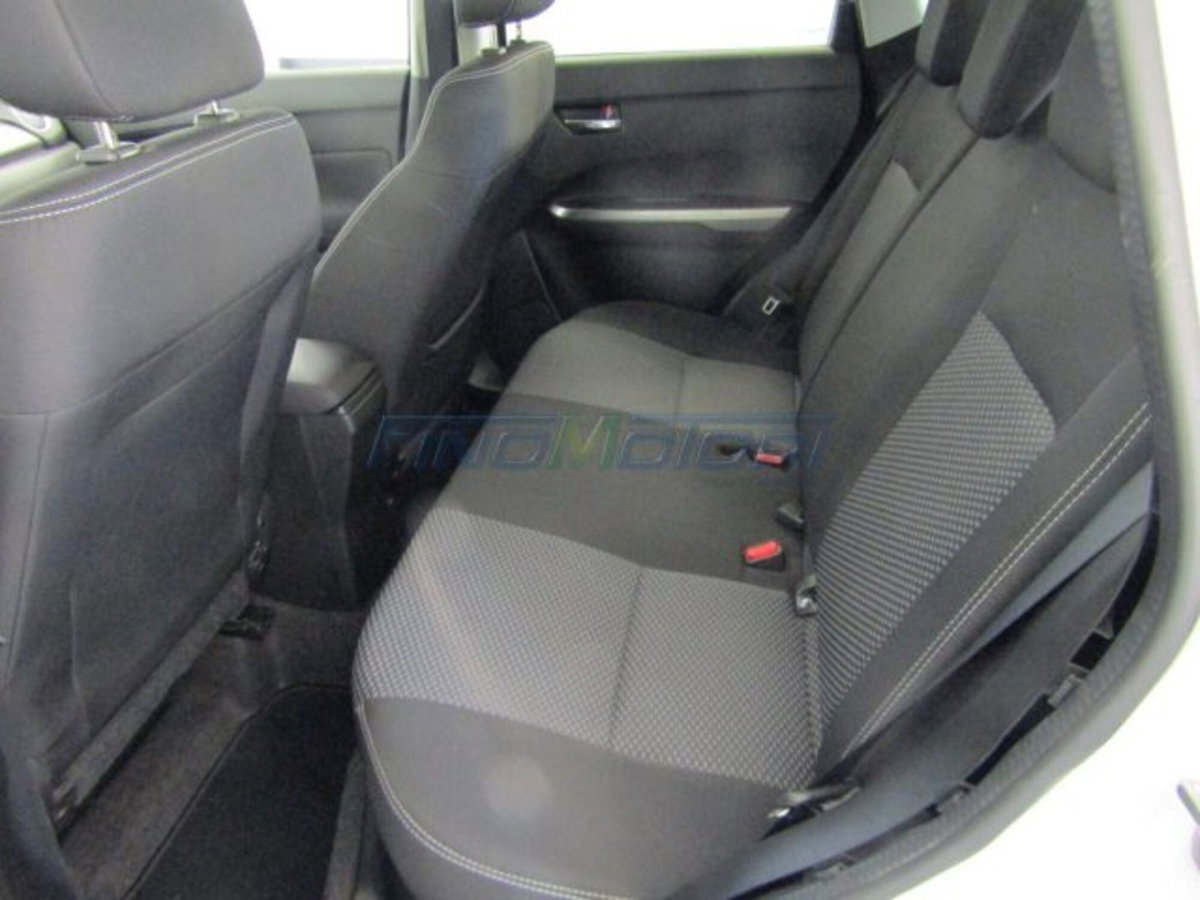 Suzuki Vitara 1.0 Boosterjet Cool (11)