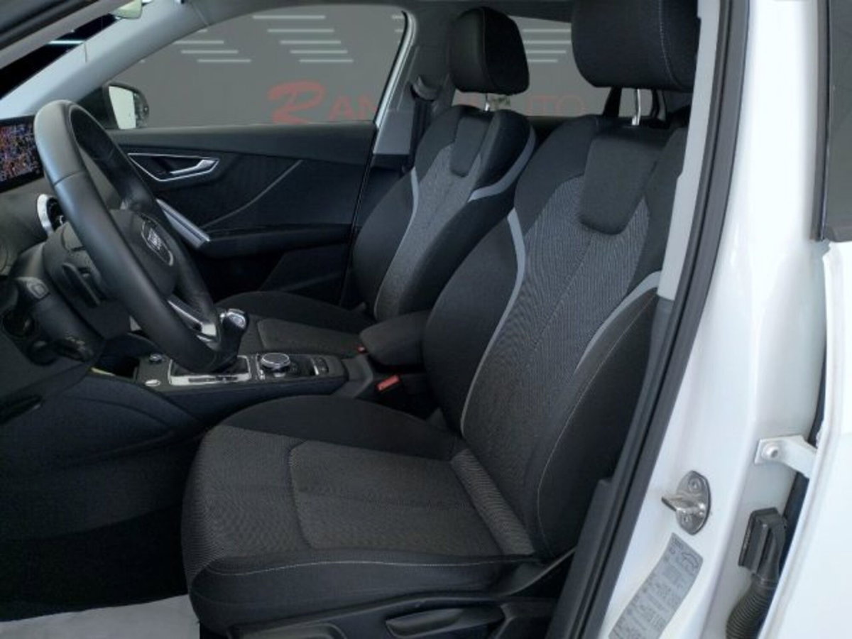 Audi Q2 Q2 35 TDI S tronic Identity Black (15)