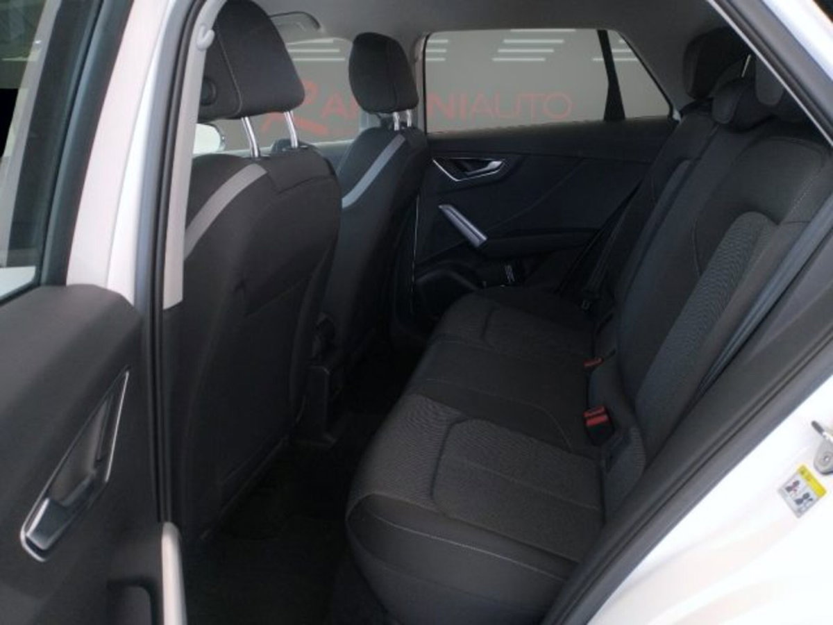 Audi Q2 Q2 35 TDI S tronic Identity Black (16)