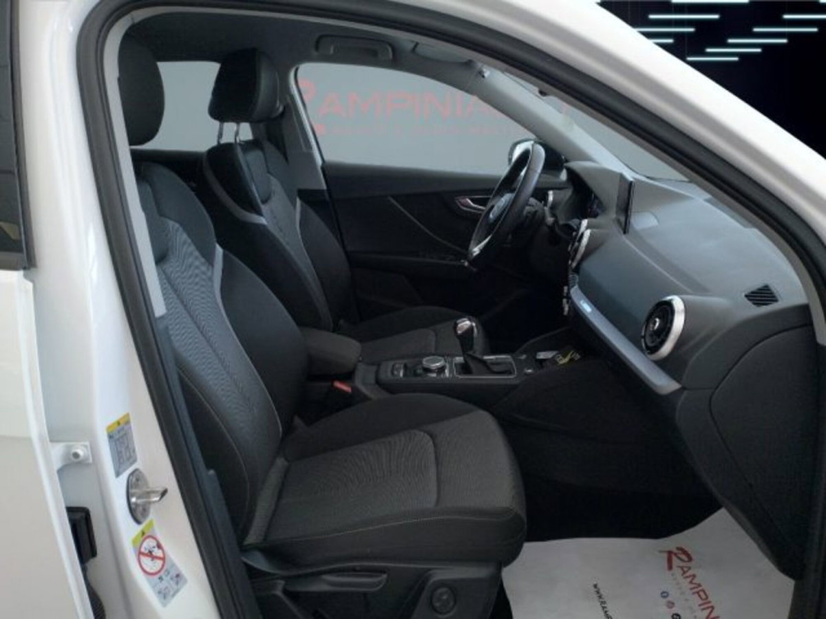 Audi Q2 Q2 35 TDI S tronic Identity Black (18)