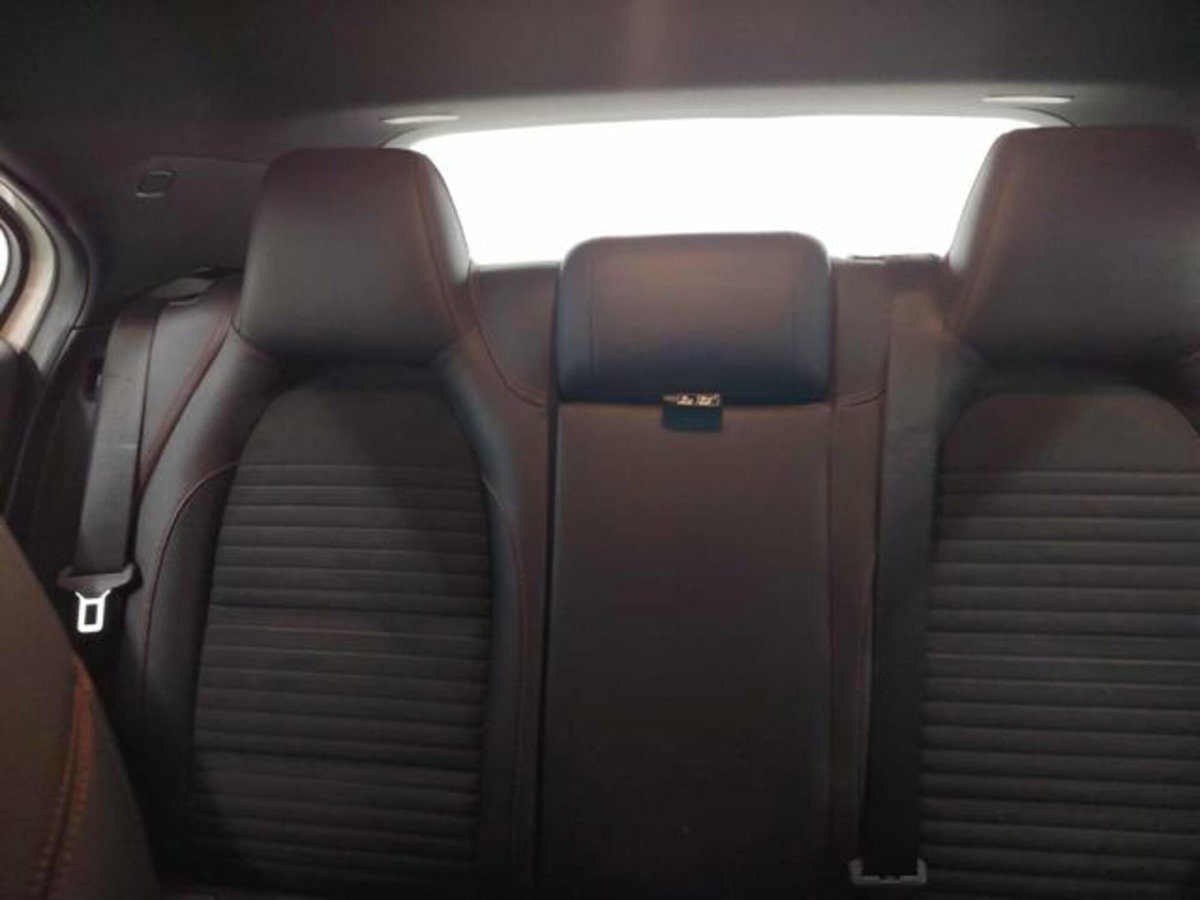 Mercedes-Benz Classe A 200 Premium (7)
