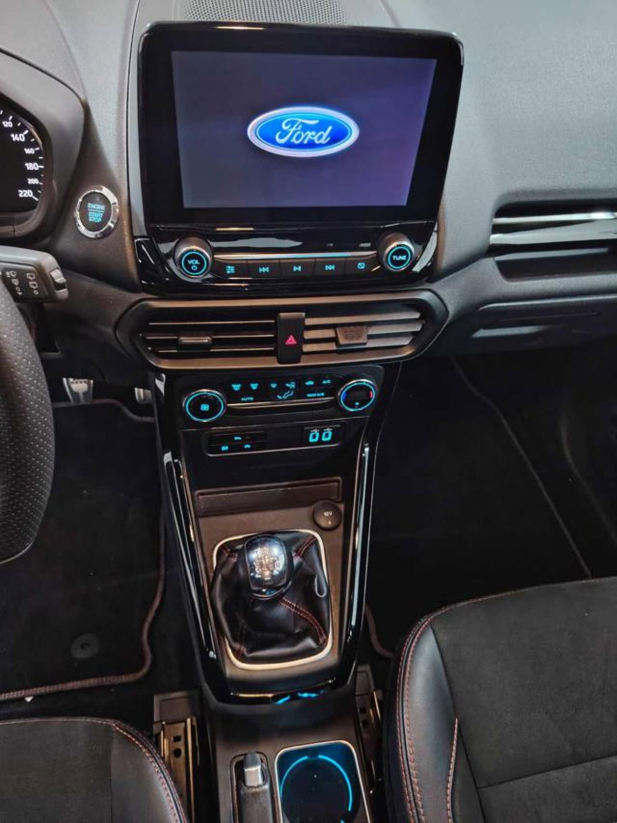 Ford EcoSport 1.0 EcoBoost 100 CV ST-Line (6)