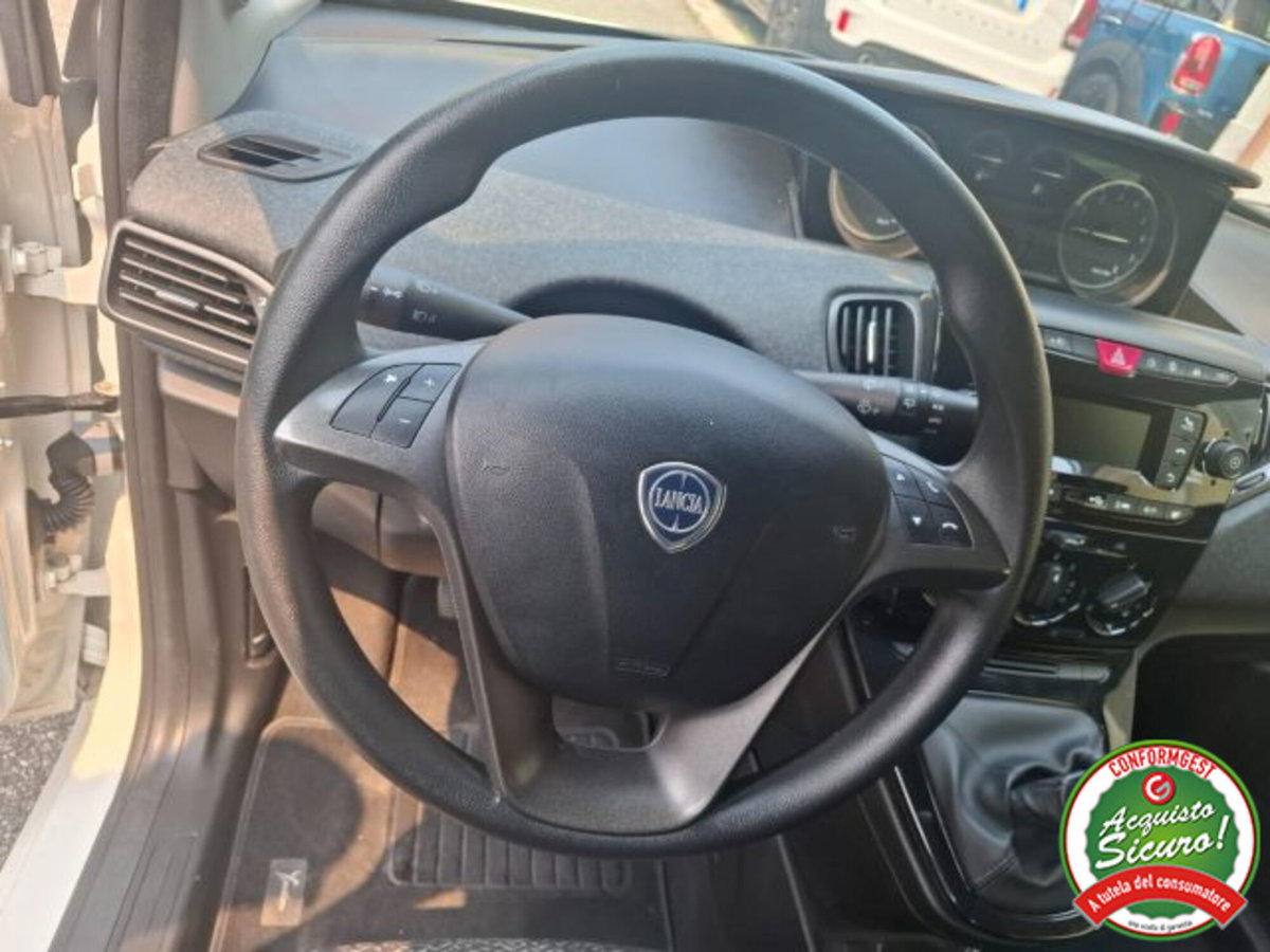 Lancia Ypsilon 1.0 FireFly 5 porte S&S Hybrid Ecochic Silver (12)