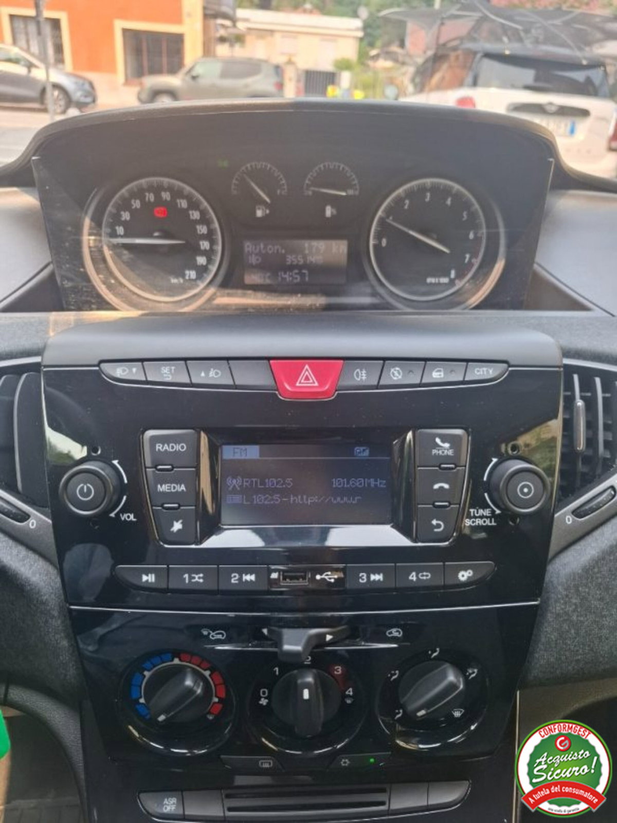 Lancia Ypsilon 1.0 FireFly 5 porte S&S Hybrid Ecochic Silver (13)