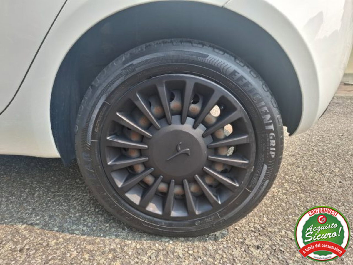 Lancia Ypsilon 1.0 FireFly 5 porte S&S Hybrid Ecochic Silver (7)