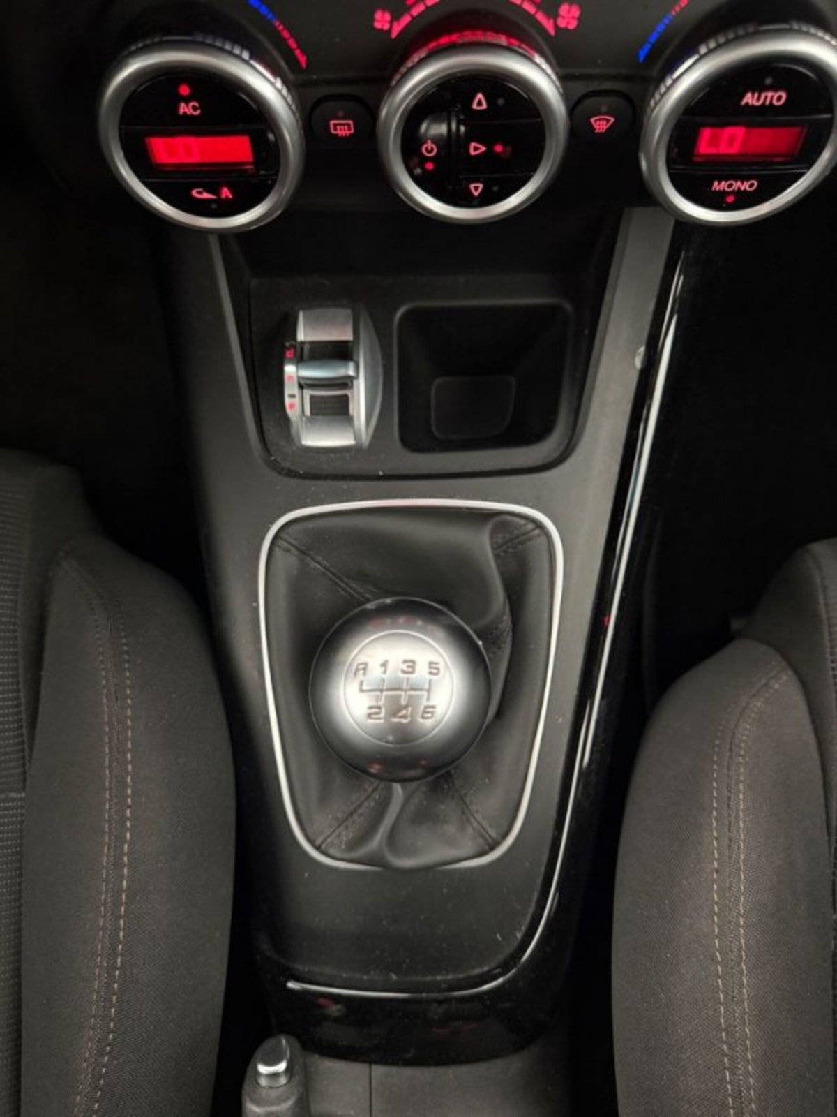 Alfa Romeo Giulietta 1.4 Turbo Distinctive 120cv (10)