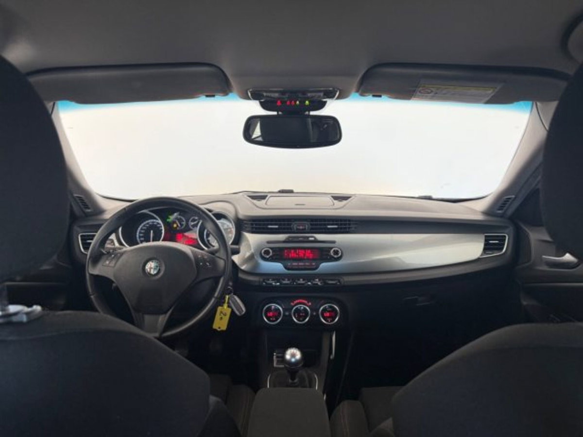 Alfa Romeo Giulietta 1.4 Turbo Distinctive 120cv (11)