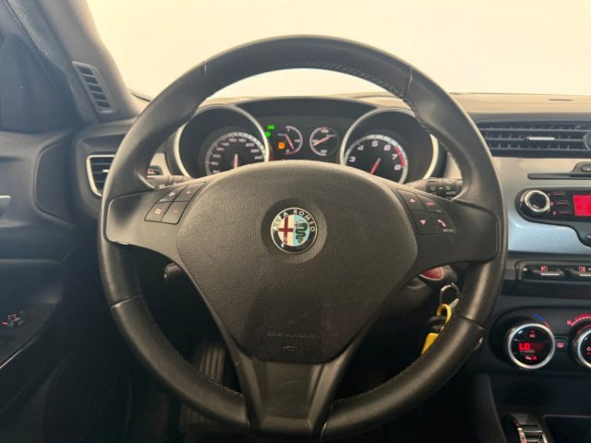 Alfa Romeo Giulietta 1.4 Turbo Distinctive 120cv (12)