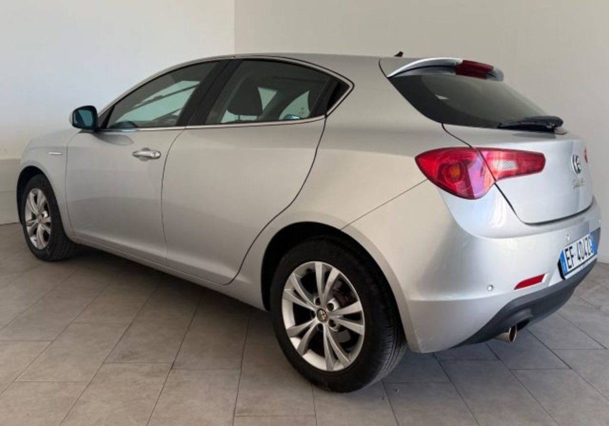 Alfa Romeo Giulietta 1.4 Turbo Distinctive 120cv (5)