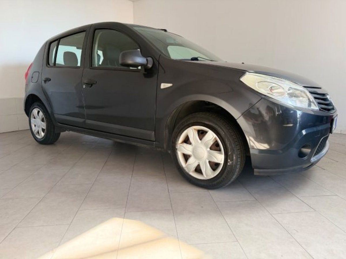Dacia Sandero 1.2 16V (2)