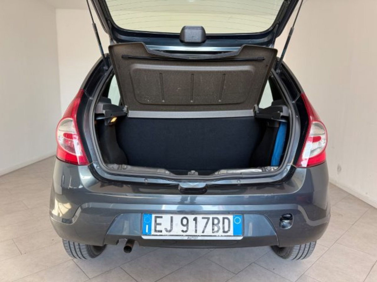 Dacia Sandero 1.2 16V (5)