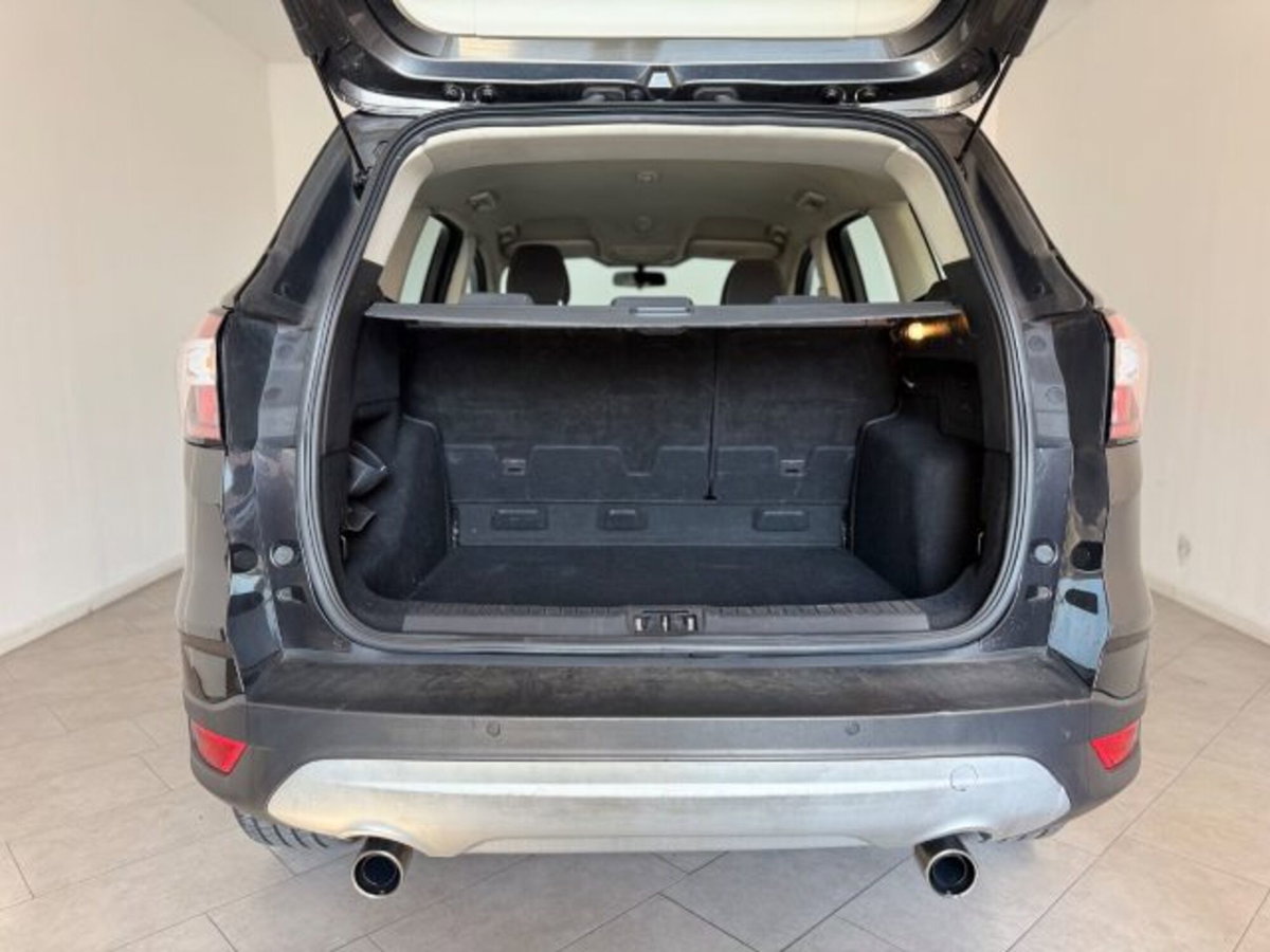 Ford Kuga 1.5 TDCI 120 CV S&S 2WD Business (5)