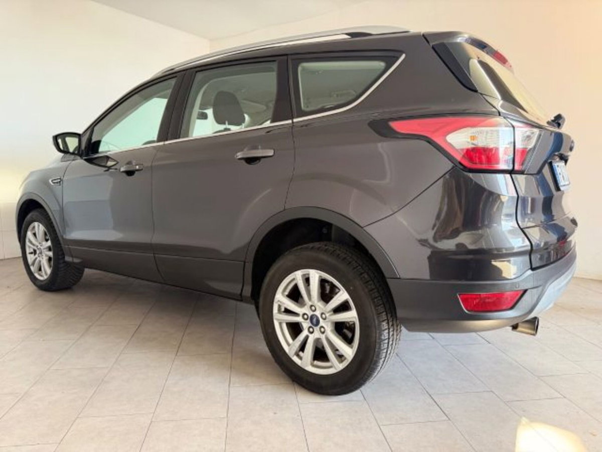 Ford Kuga 1.5 TDCI 120 CV S&S 2WD Business (6)