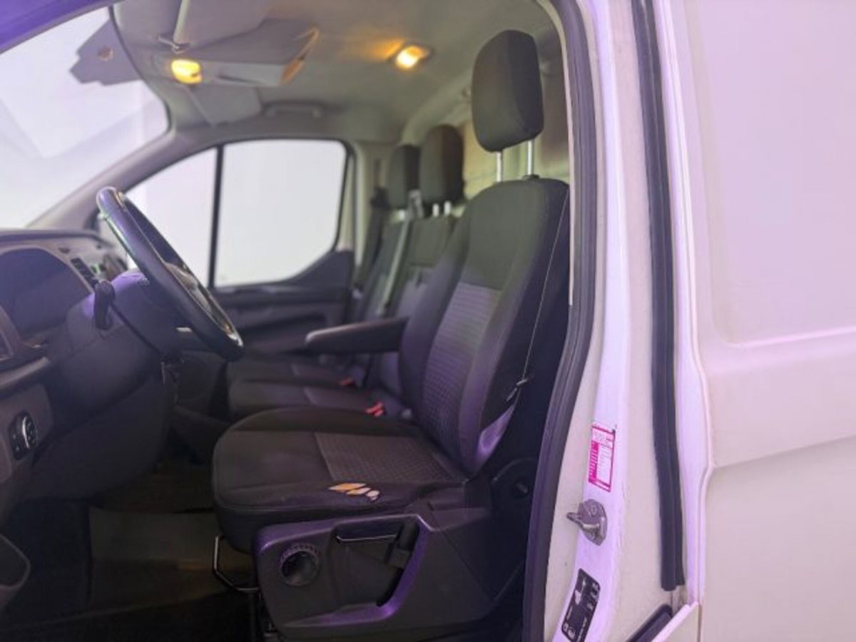 Ford Transit Custom Furgone 280 2.0 TDCi 130 PC Furgone Titanium (4)