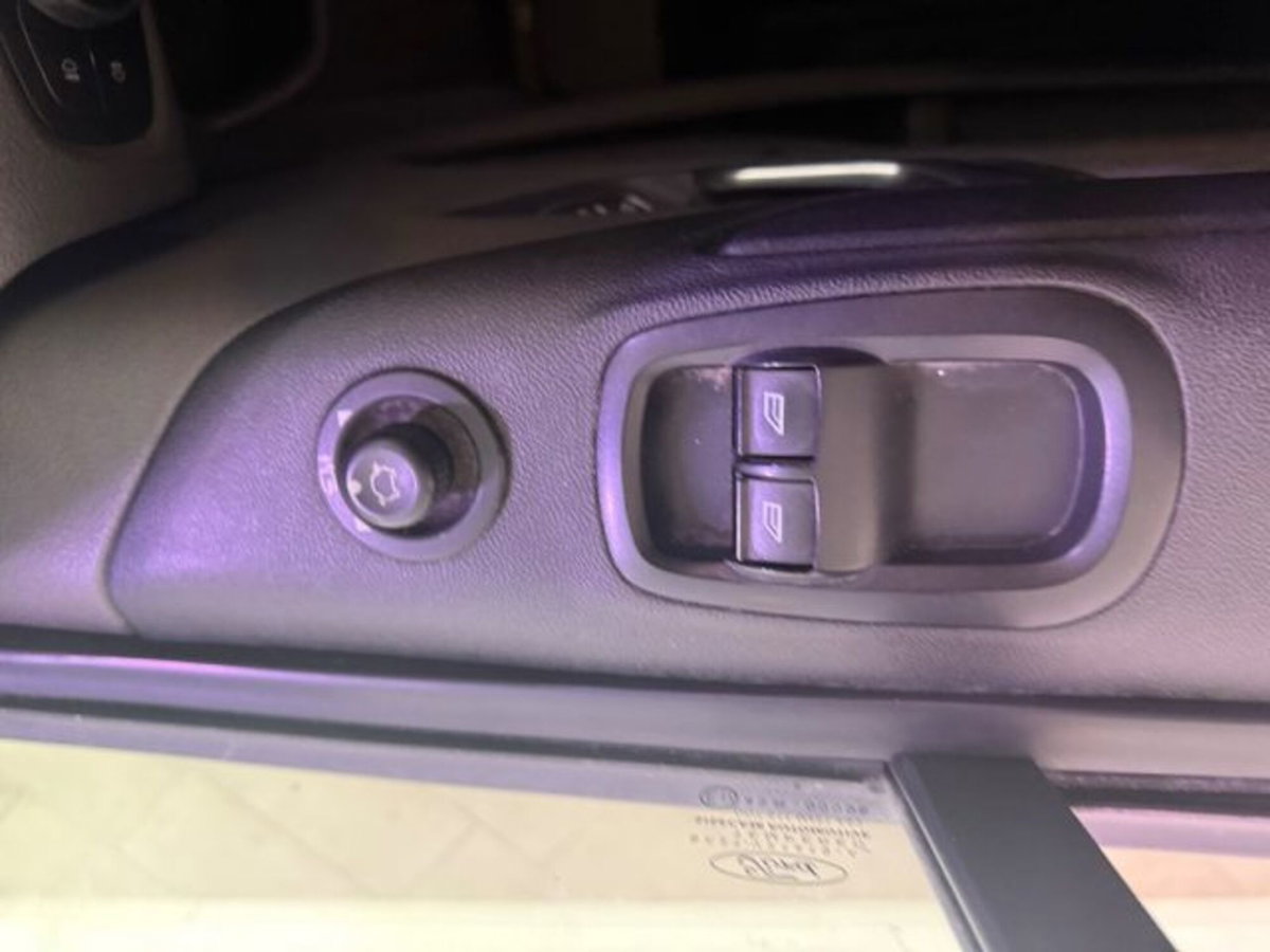 Ford Transit Custom Furgone 280 2.0 TDCi 130 PC Furgone Titanium (9)