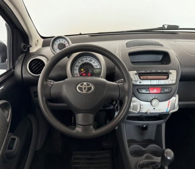 Toyota Aygo 1.0 12V VVT-i 3 porte Sol (13)