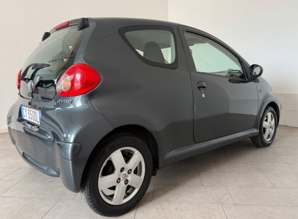 Toyota Aygo 1.0 12V VVT-i 3 porte Sol (6)