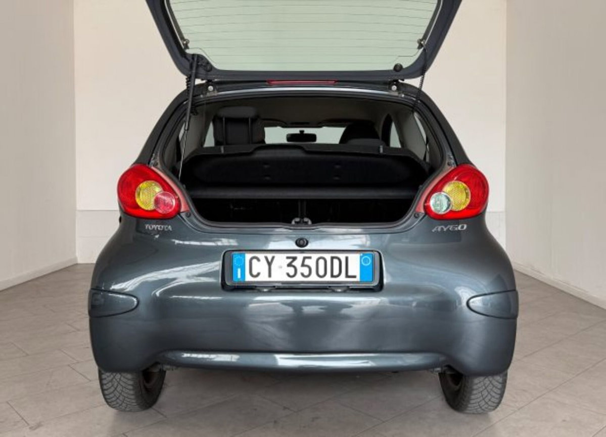 Toyota Aygo 1.0 12V VVT-i 3 porte Sol (7)