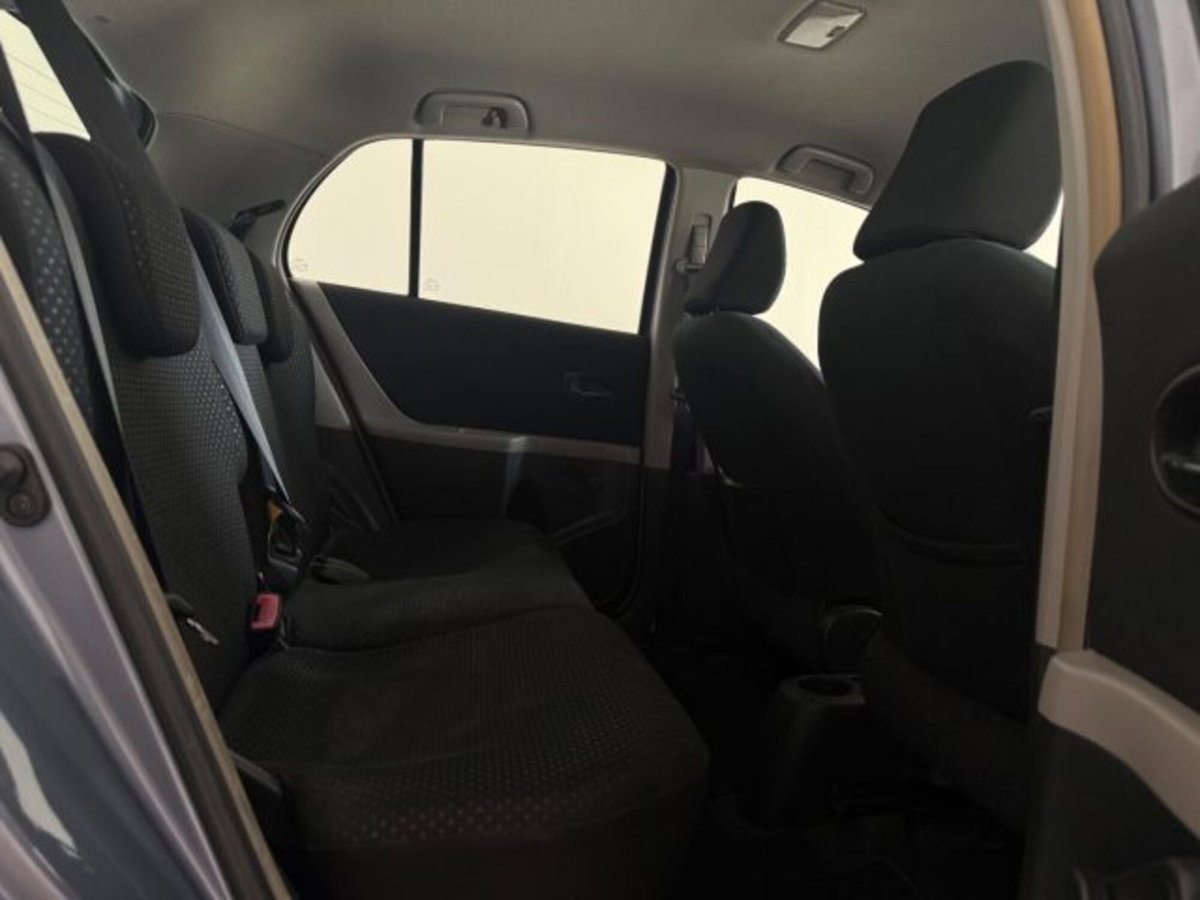 Toyota Yaris 1.3 5 porte M-MT Sol (10)