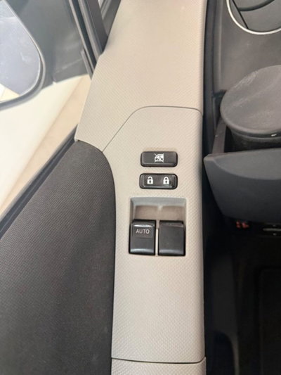 Toyota Yaris 1.3 5 porte M-MT Sol (15)