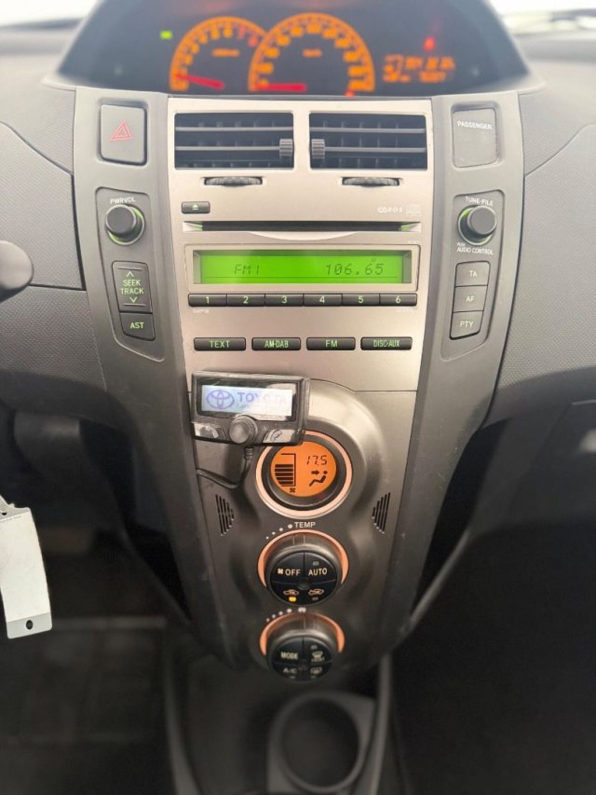 Toyota Yaris 1.3 5 porte M-MT Sol (18)