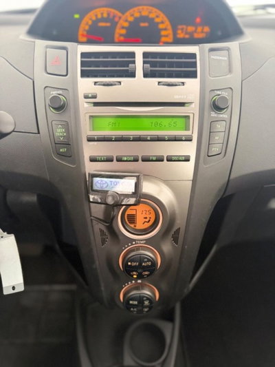 Toyota Yaris 1.3 5 porte M-MT Sol (18)