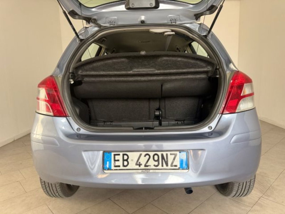 Toyota Yaris 1.3 5 porte M-MT Sol (5)