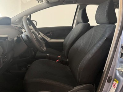 Toyota Yaris 1.3 5 porte M-MT Sol (8)