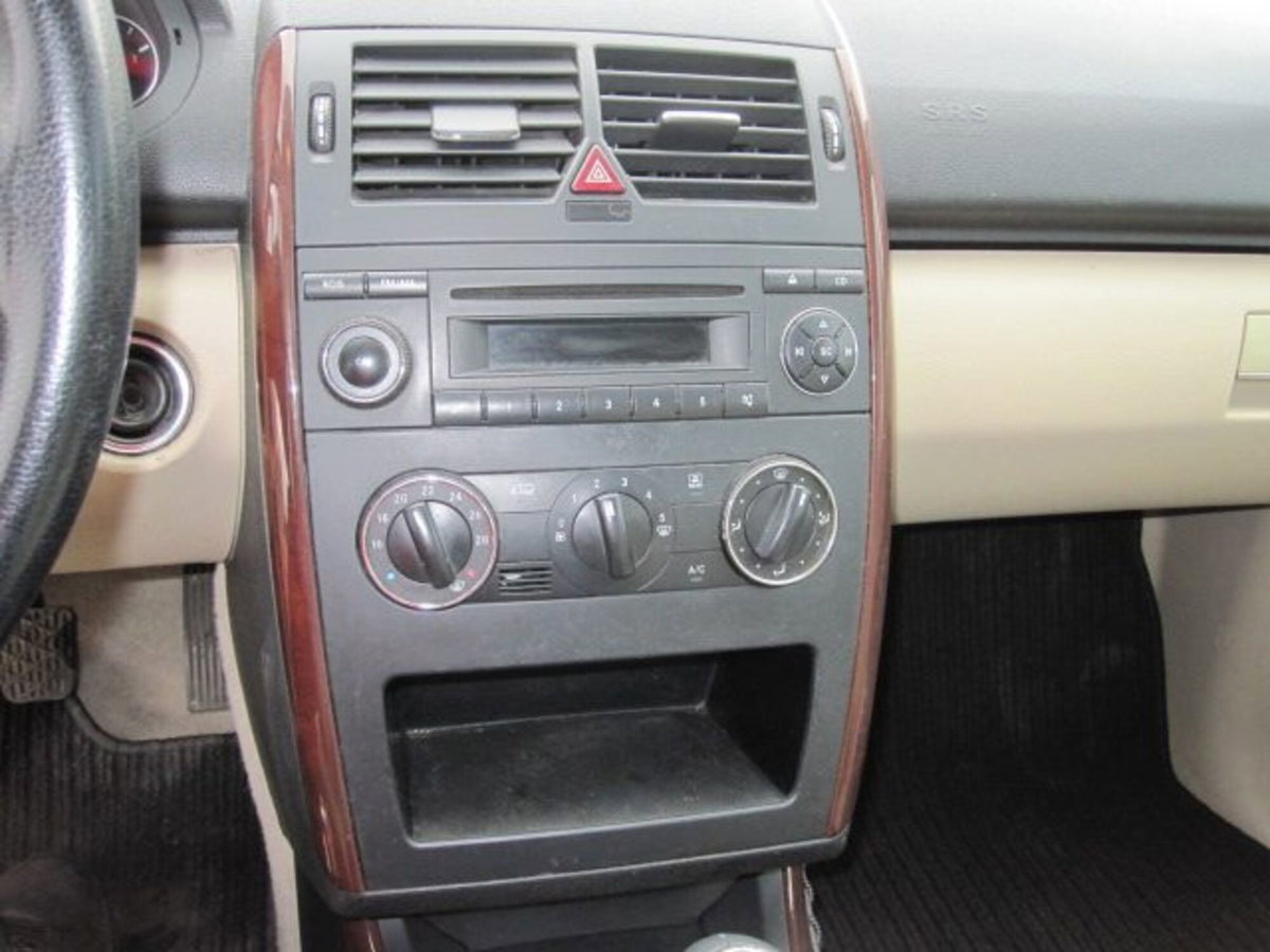 Mercedes-Benz Classe A 180 CDI Elegance (8)