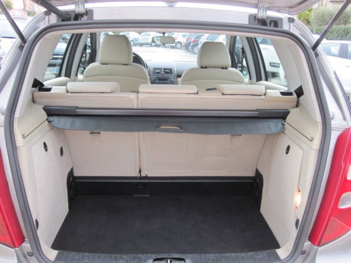 Mercedes-Benz Classe A 180 CDI Elegance (9)