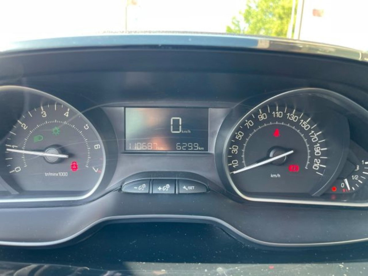 Peugeot 2008 82 S&S Allure (14)