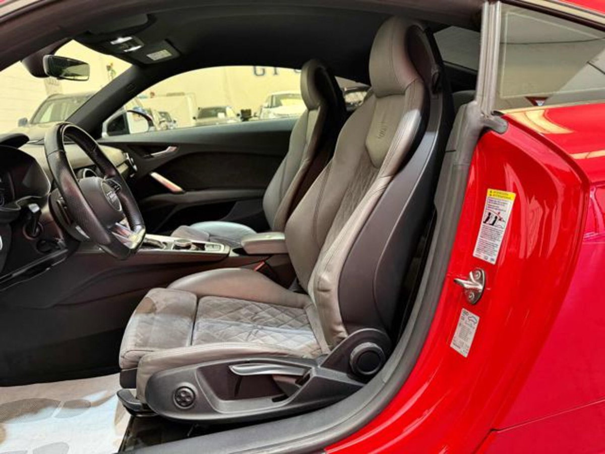 Audi TT Coupé 1.8 TFSI S tronic (12)