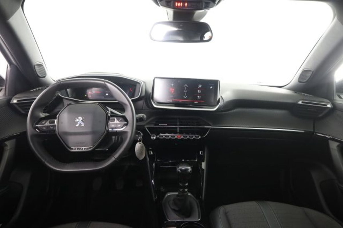 Peugeot 2008 PureTech 100 S&S Allure Pack (4)