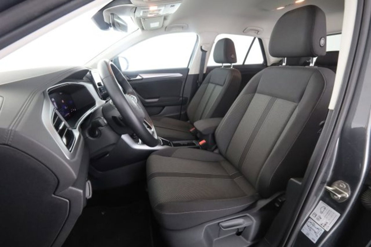 Volkswagen T-Roc 1.5 tsi Life dsg (2)