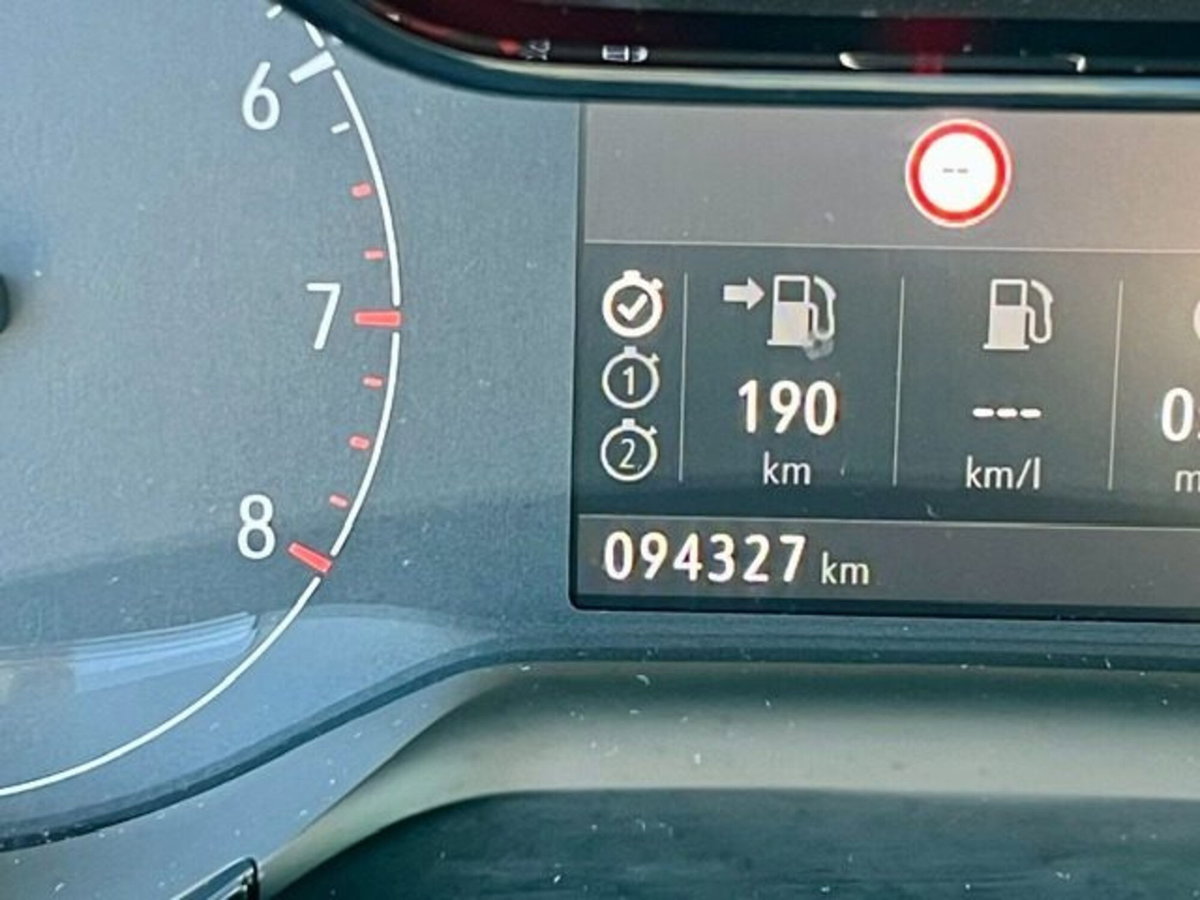 Opel Corsa 1.5 D 100 CV Edition (15)
