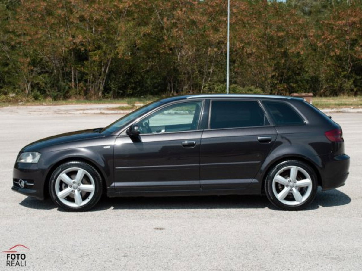 Audi A3 Sportback 1.6 TDI 105 CV CR S tronic Ambiente (18)