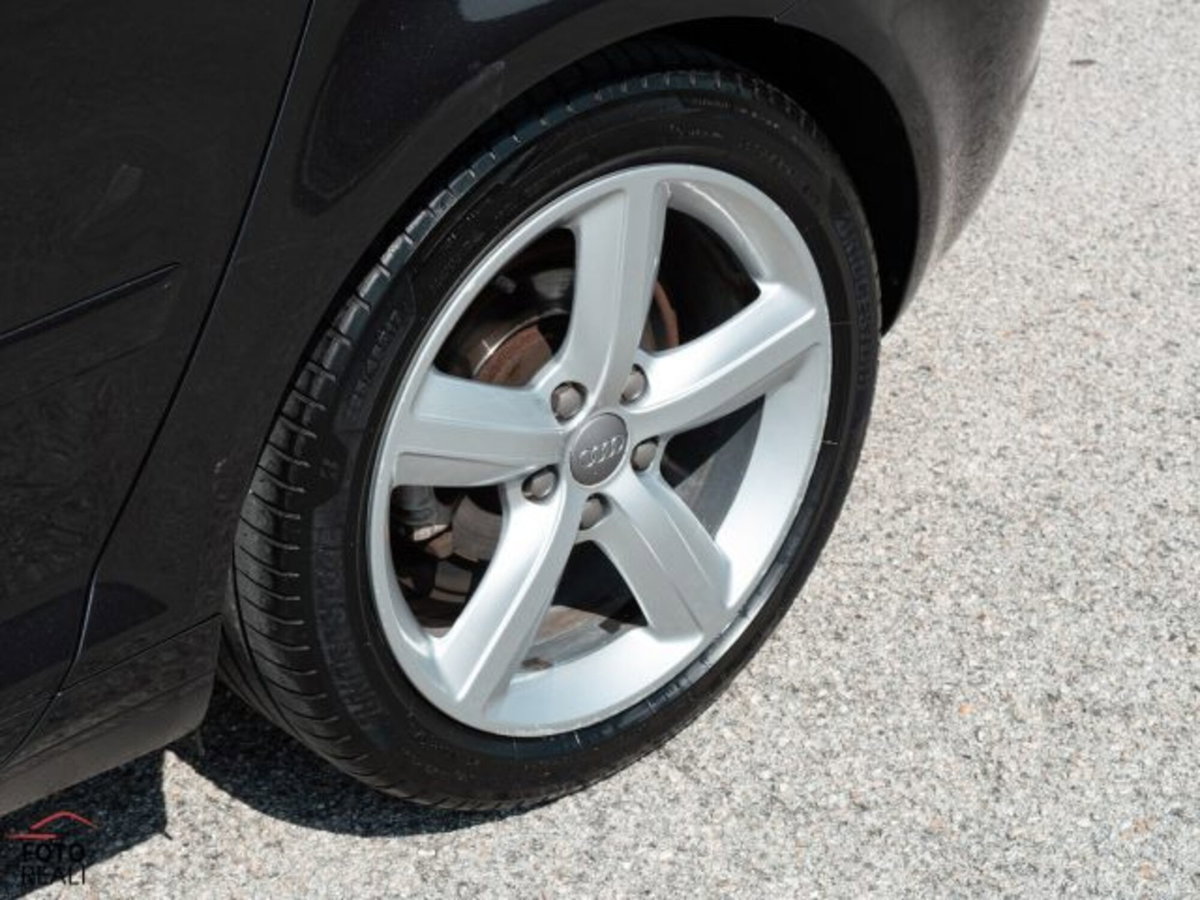 Audi A3 Sportback 1.6 TDI 105 CV CR S tronic Ambiente (20)