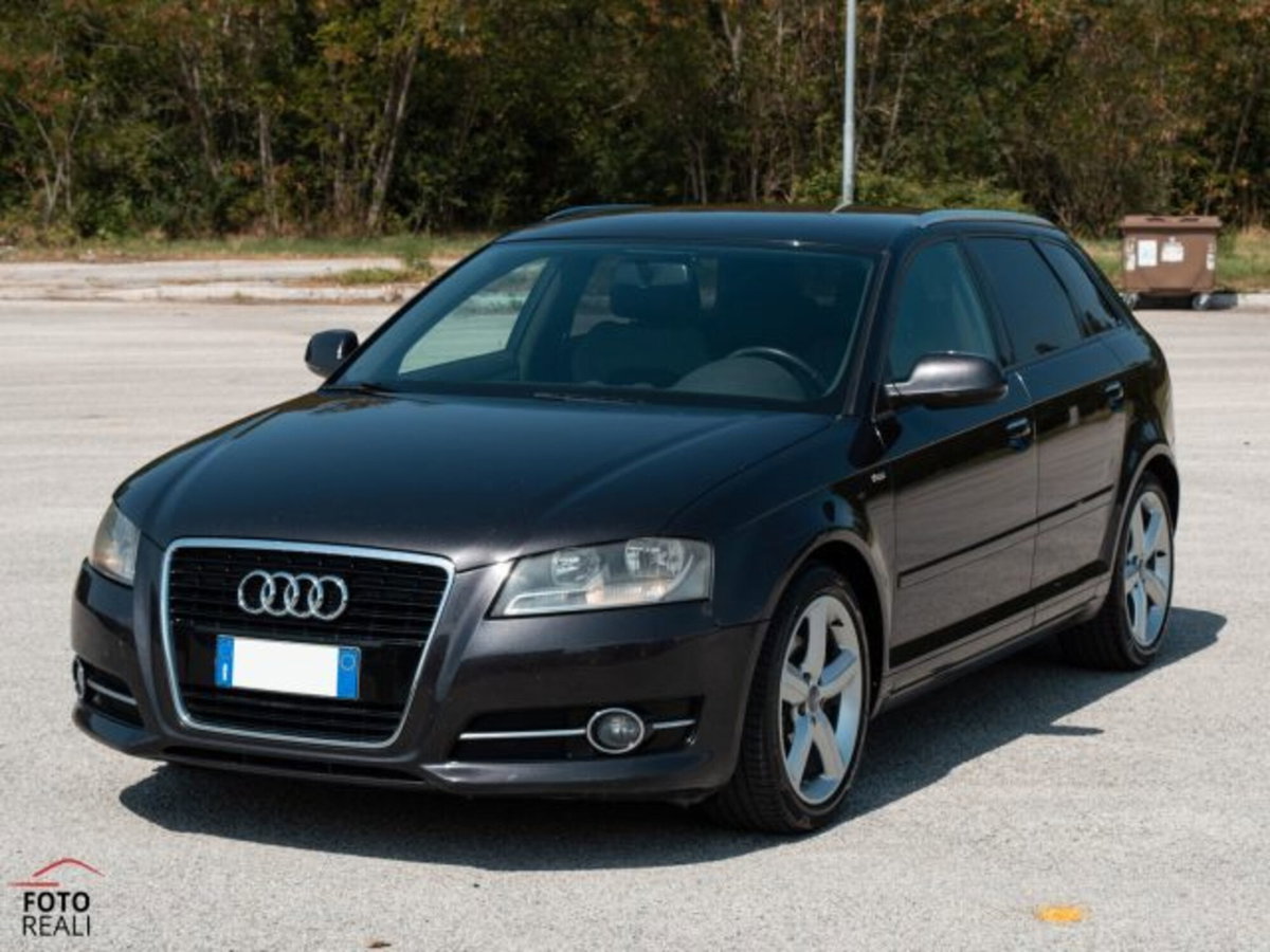 Audi A3 Sportback 1.6 TDI 105 CV CR S tronic Ambiente (3)