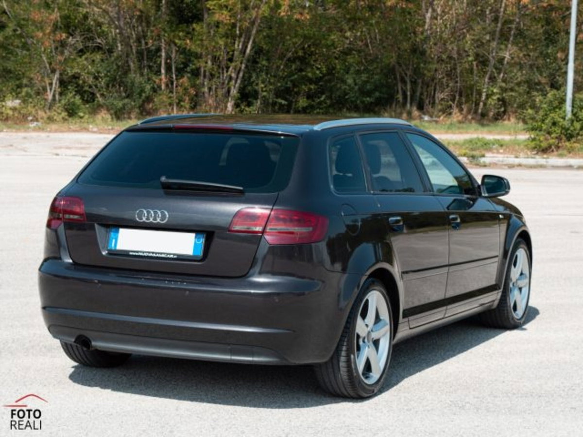Audi A3 Sportback 1.6 TDI 105 CV CR S tronic Ambiente (6)