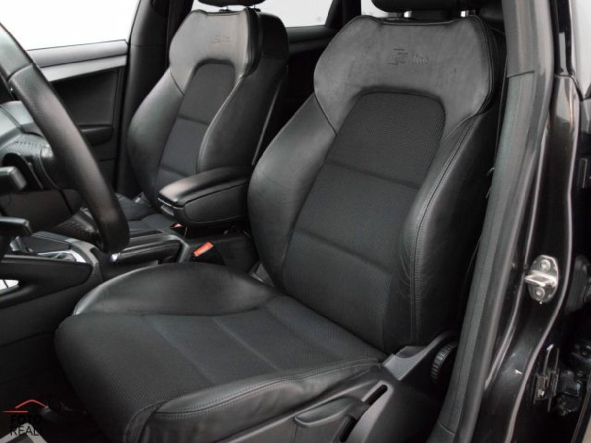Audi A3 Sportback 1.6 TDI 105 CV CR S tronic Ambiente (9)