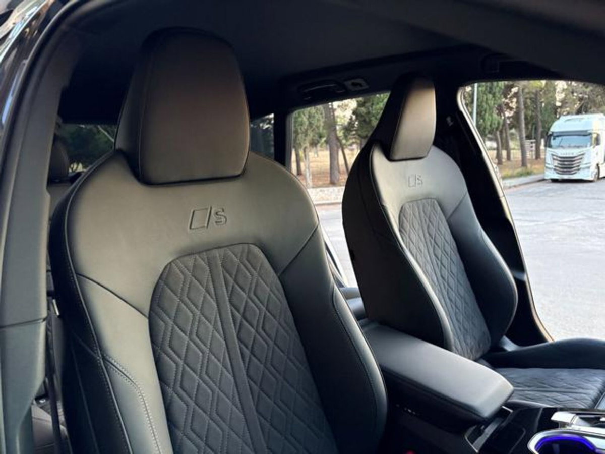 Audi A4 Avant 40 TDI quattro S tronic S line edition (10)
