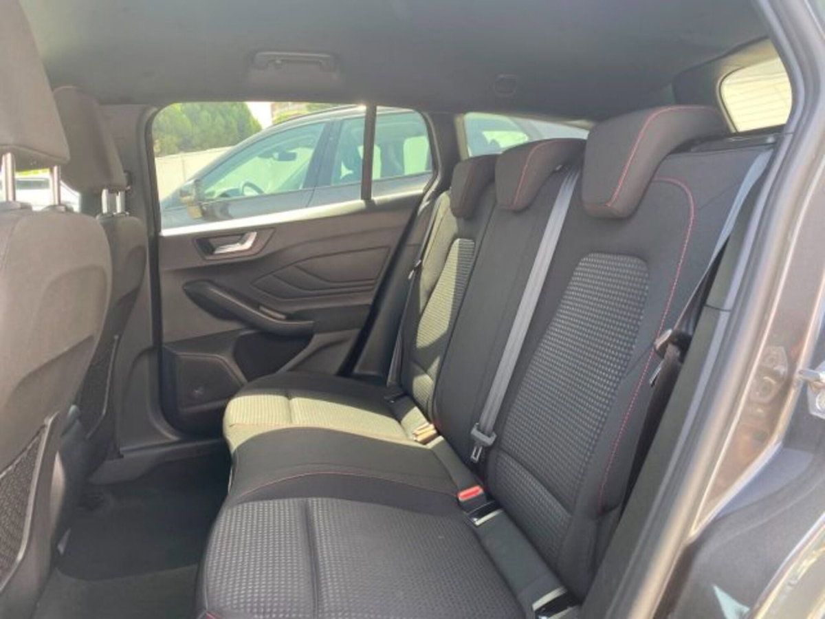 Ford Focus 1.0 EcoBoost Hybrid 125 CV Power. 5p. ST-Line Style (12)